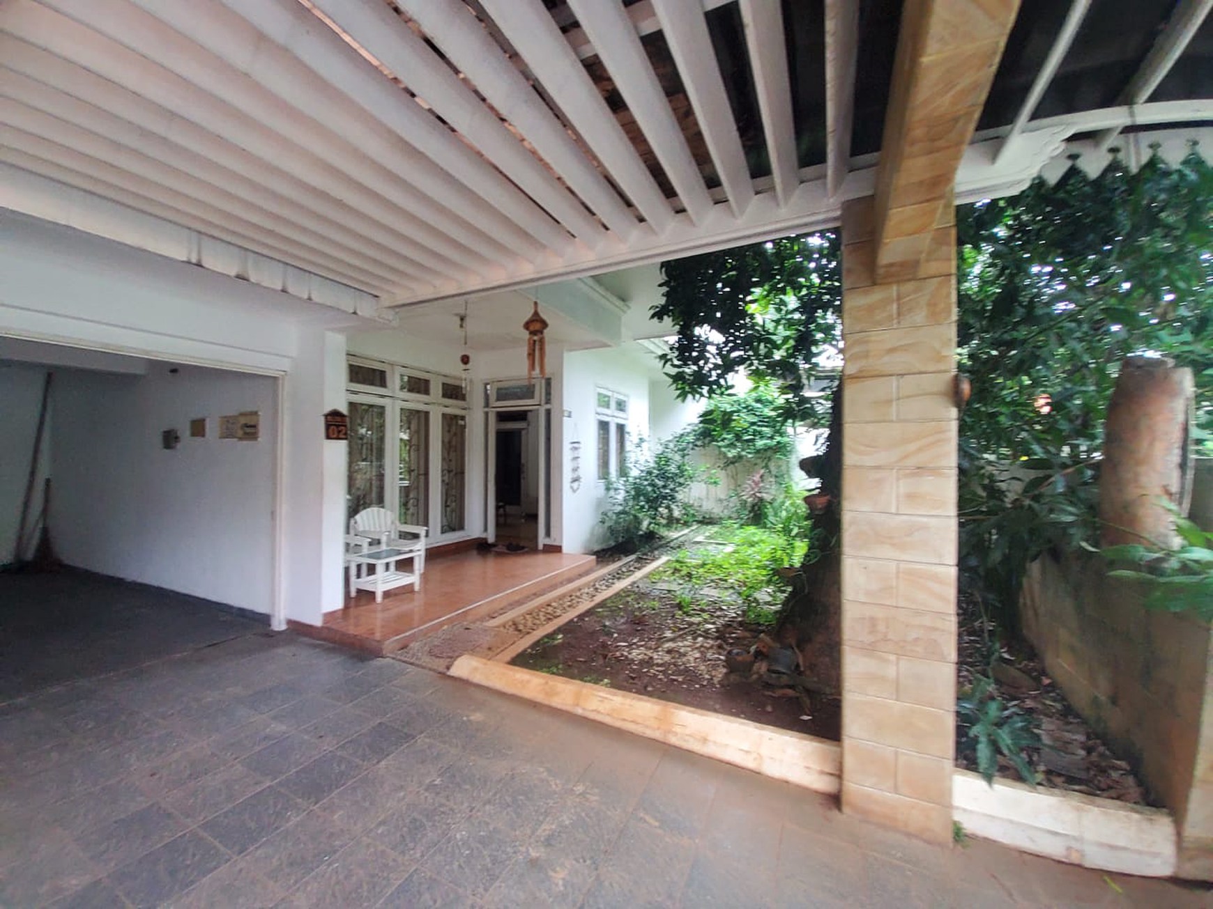 Rumah Nyaman dan Tenang Lokasi Strategis di Tanjung Barat Indah, Jakarta Selatan