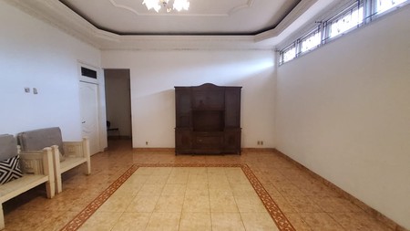 Rumah Nyaman dan Tenang Lokasi Strategis di Tanjung Barat Indah, Jakarta Selatan
