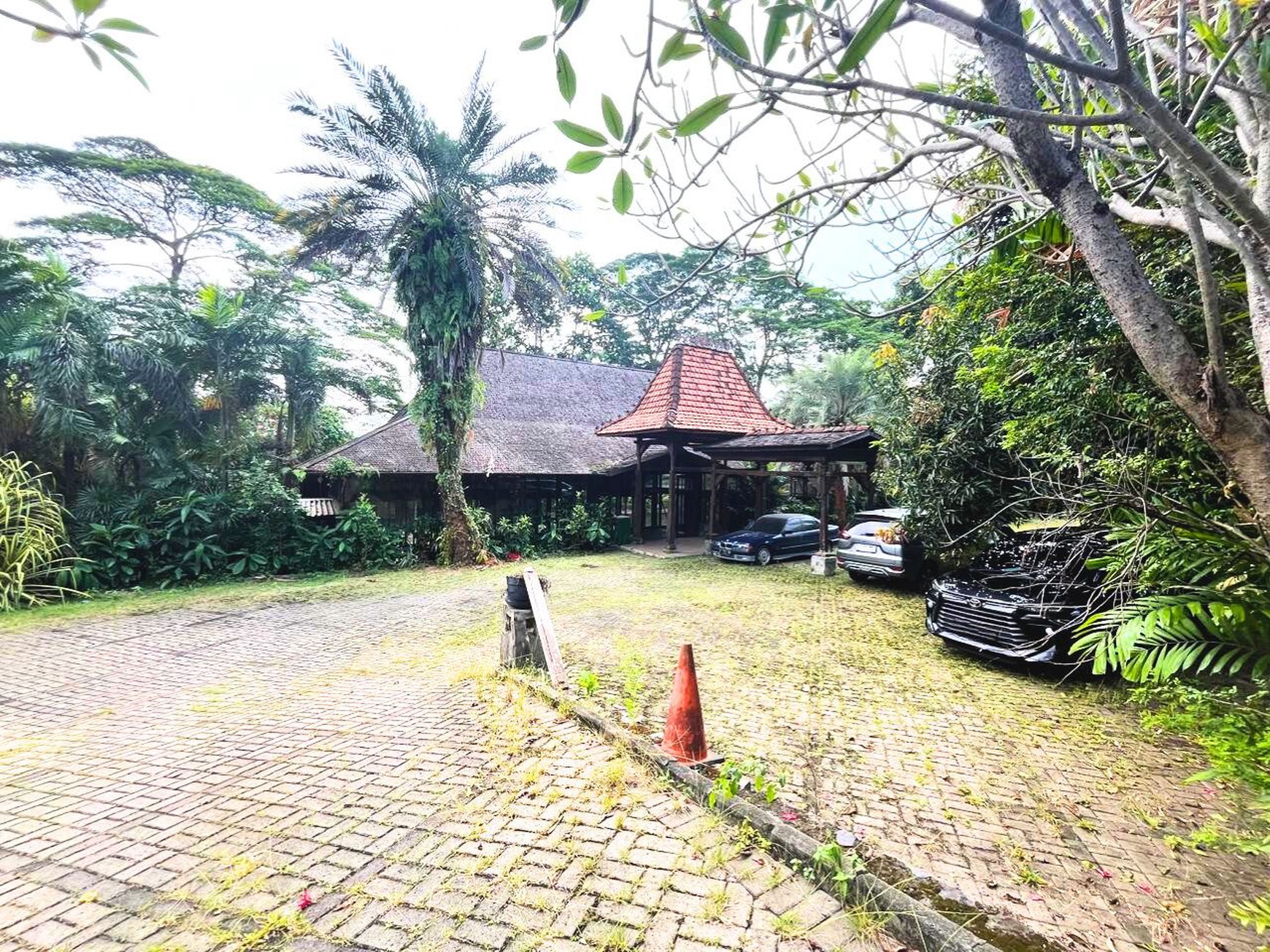 Rumah Hitung Tanah Area Cipete