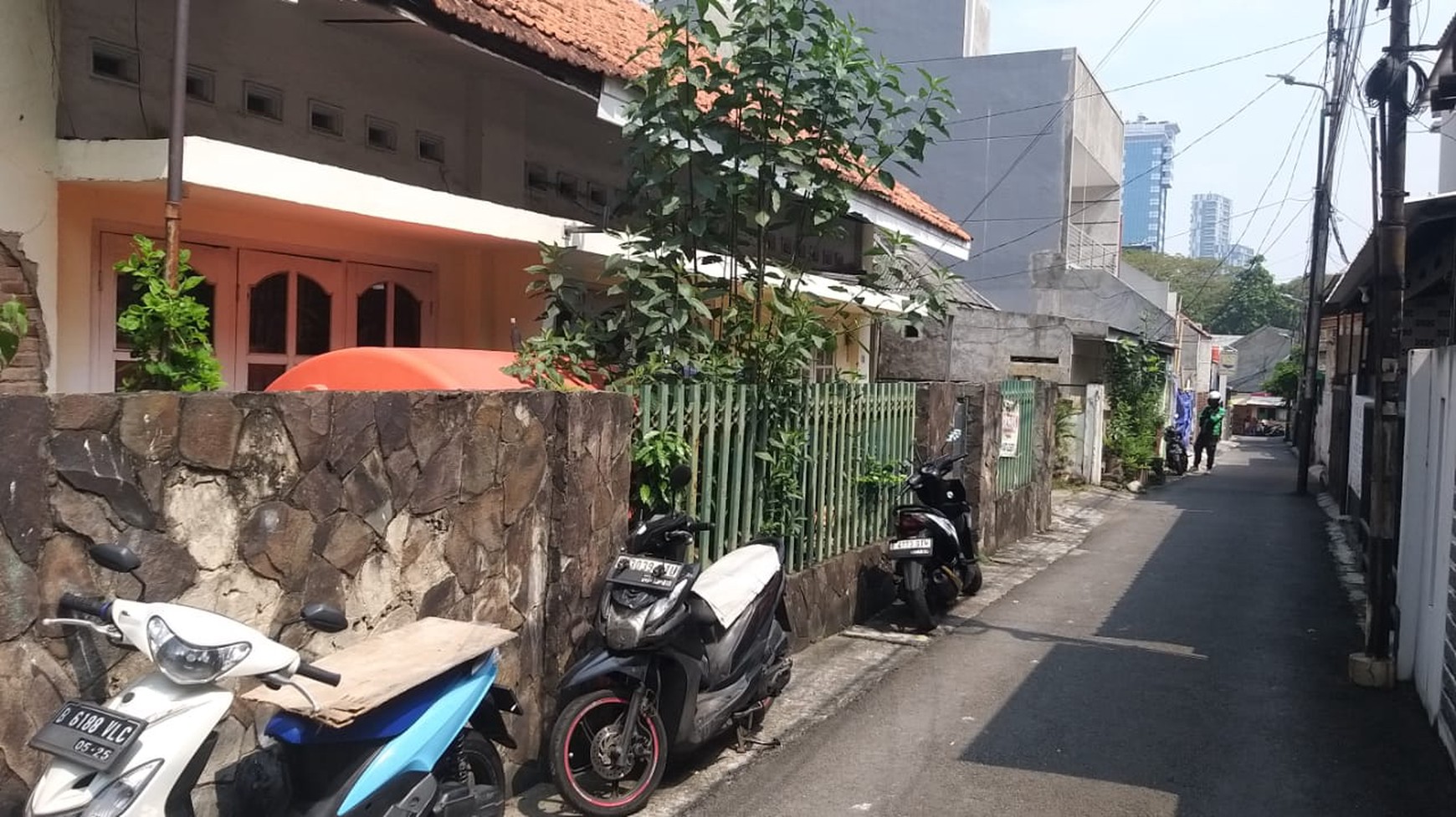 Rumah Hitung Tanah Area Cipete