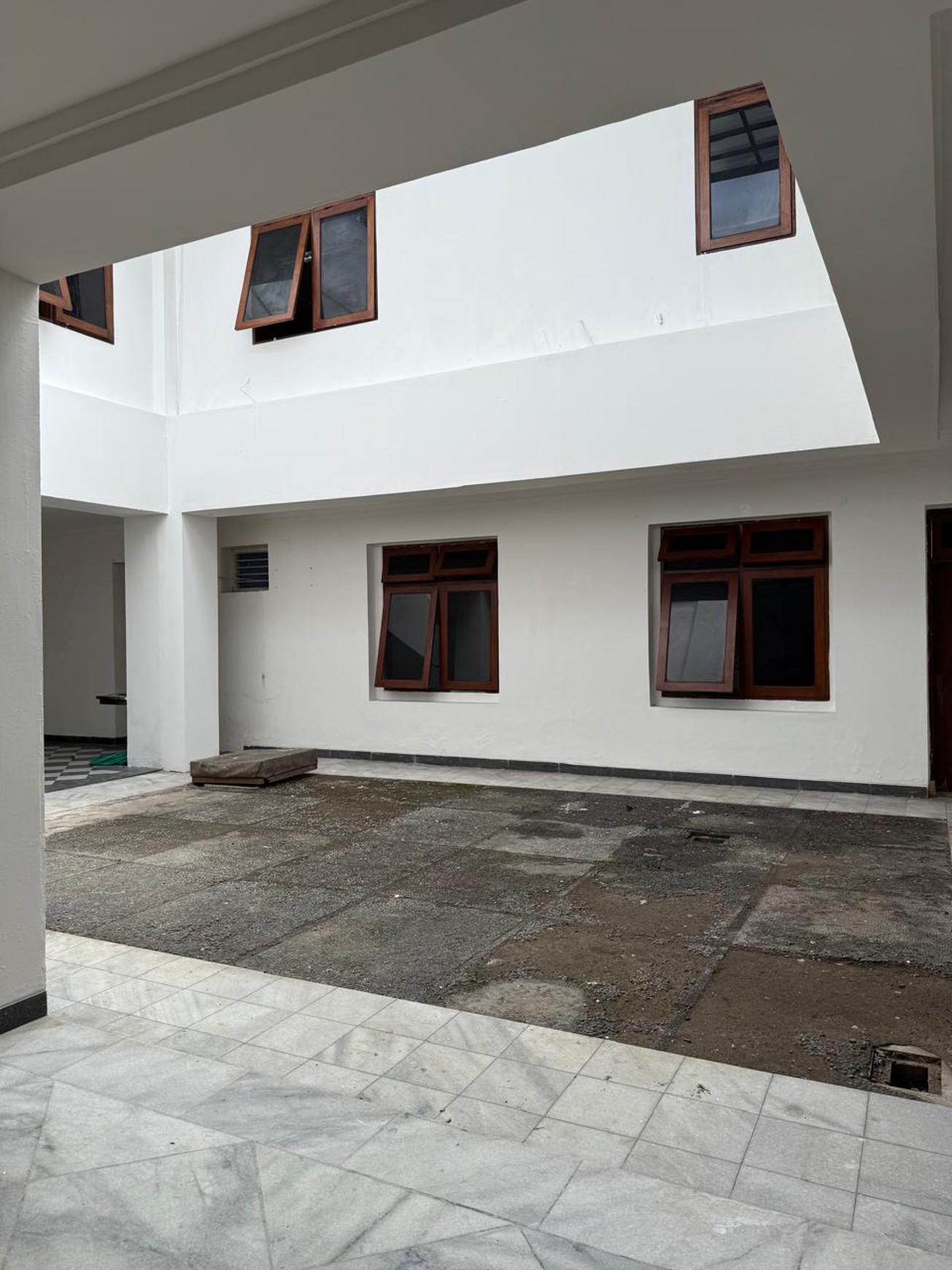 Rumah Hitung Tanah Area Cipete