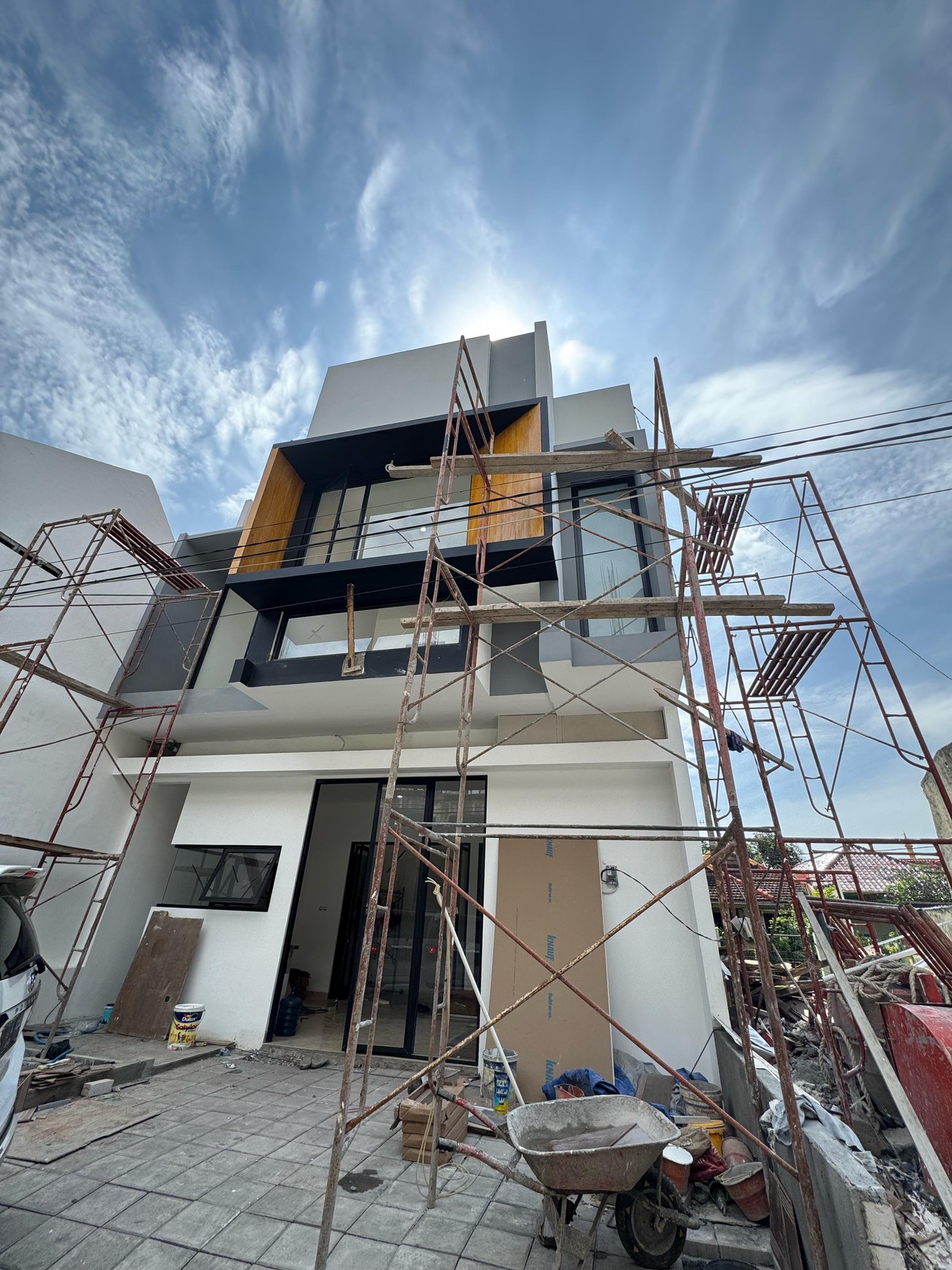 Dijual Rumah Baru Gress di Ketintang, Surabaya - 3 Kamar Tidur, 3 Kamar Mandi, Harga 1.6M NEGO!