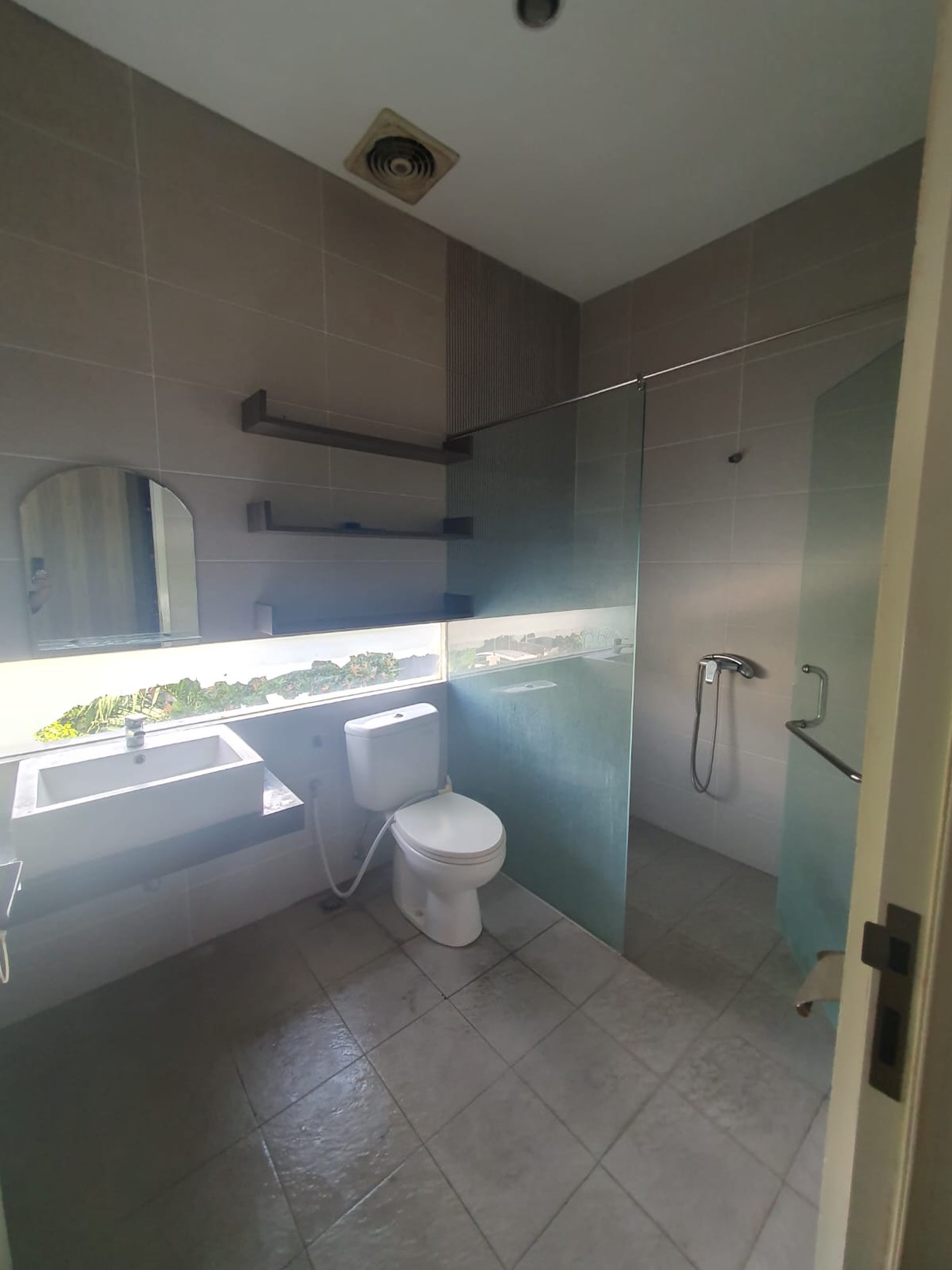 Dijual Murah Rumah 2lantai di Alam Hijau Citraland Surabaya Barat