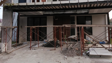 Dijual Rumah Baru 3,5 Lantai Grand Pakuwon Surabaya Barat with swimming pool