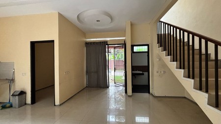 Dijual Cepat!! Rumah Cantik 2 Lantai dengan Desain Modern SHM @Serpong