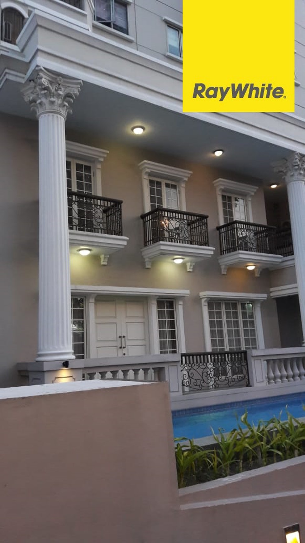 Dijual Apartemen 2 lantai Furnish Waterplace Riviera Mansion Surabaya