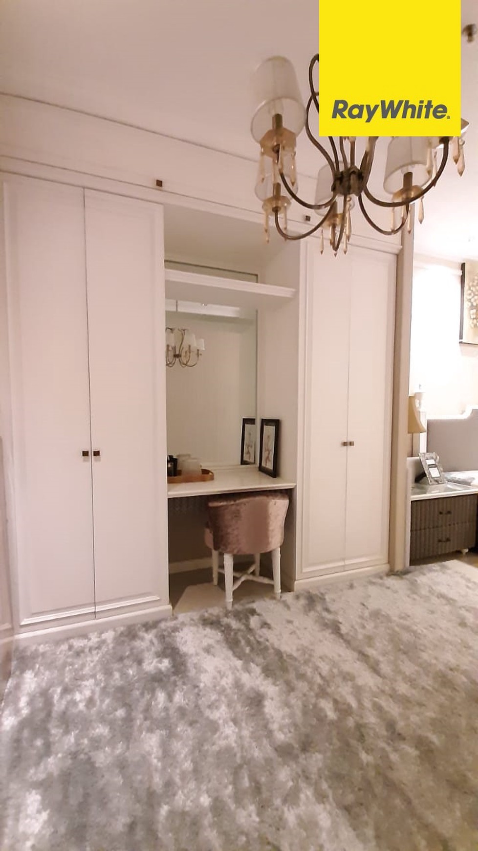 Dijual Apartemen 2 lantai Furnish Waterplace Riviera Mansion Surabaya