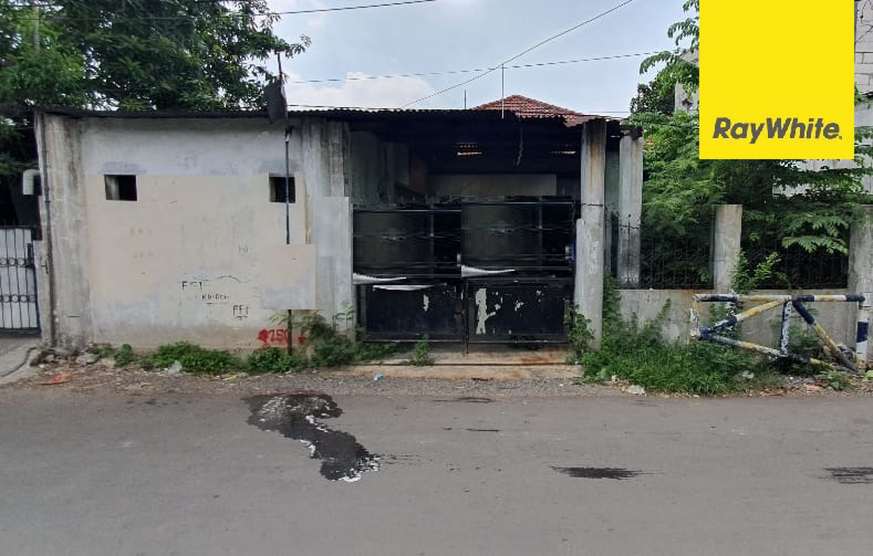 Dijual Rumah SHM Pusat Kota di Jalan Petemon Surabaya