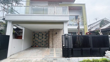 BRAND NEW MINIMALIS MODERN SIAP HUNI 2,5 LANTAI DI BINTARO - TANGERANG SELATAN