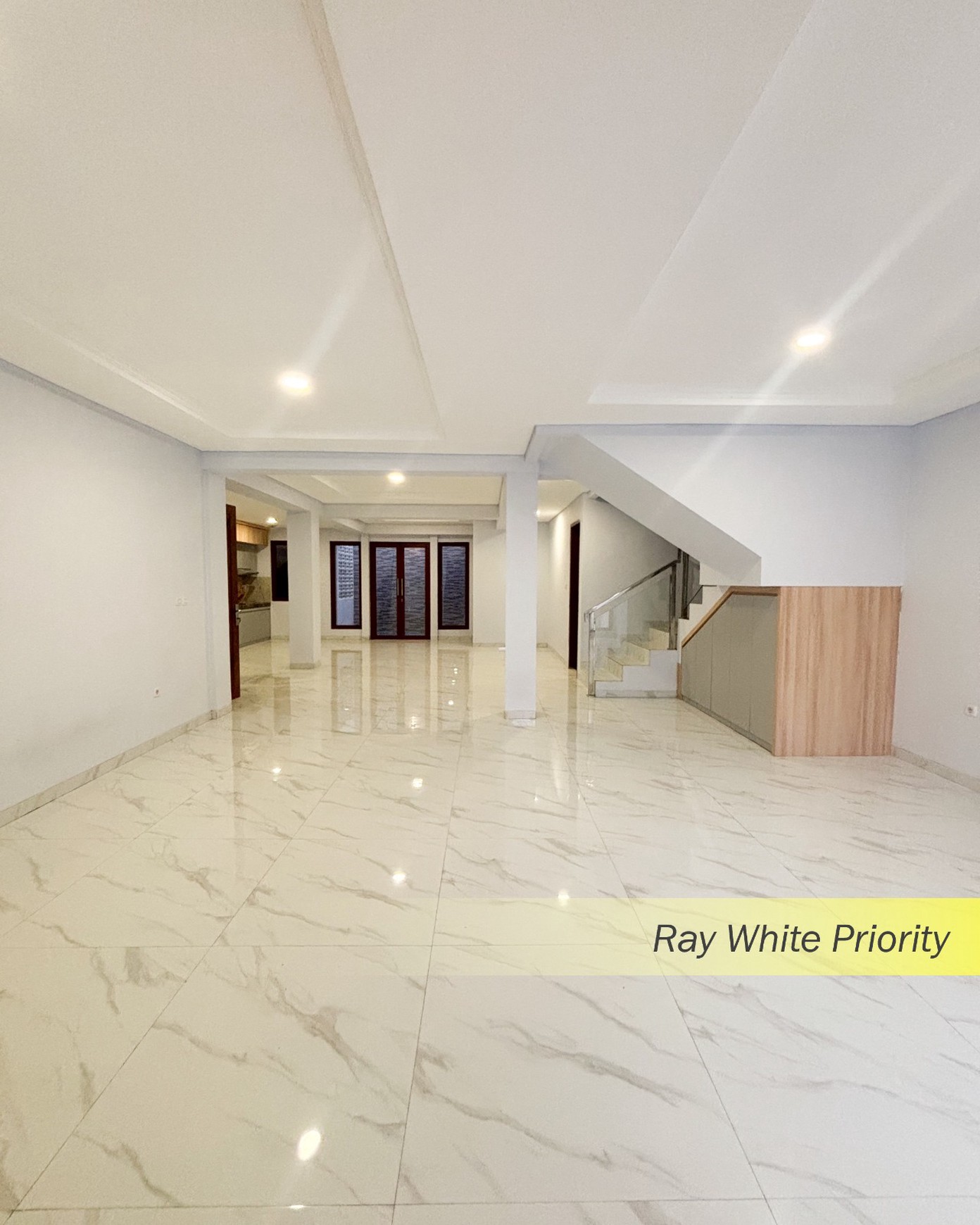 BRAND NEW MINIMALIS MODERN SIAP HUNI 2,5 LANTAI DI BINTARO - TANGERANG SELATAN