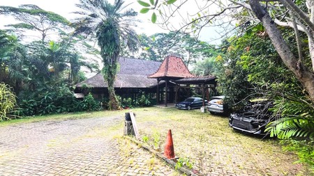 Gedung Serba Gudang di Jeruk Purut Cilandak Timur 