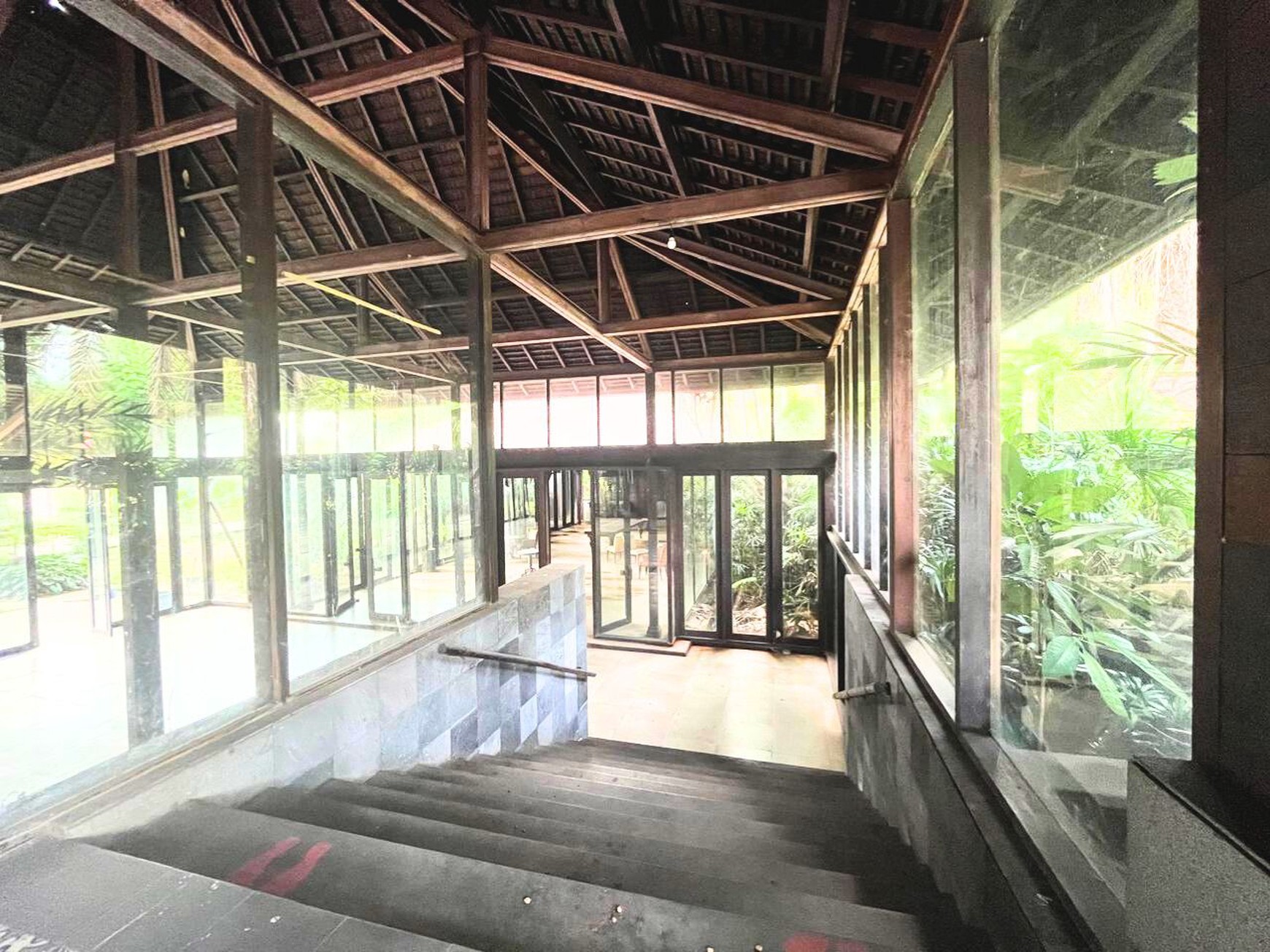 Gedung Serba Gudang di Jeruk Purut Cilandak Timur