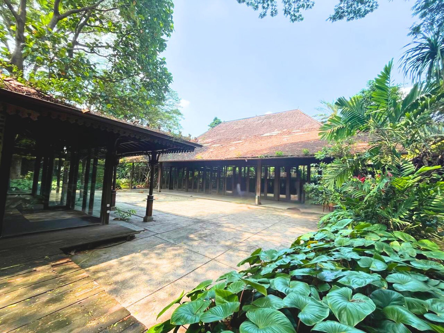 Gedung Serba Gudang di Jeruk Purut Cilandak Timur