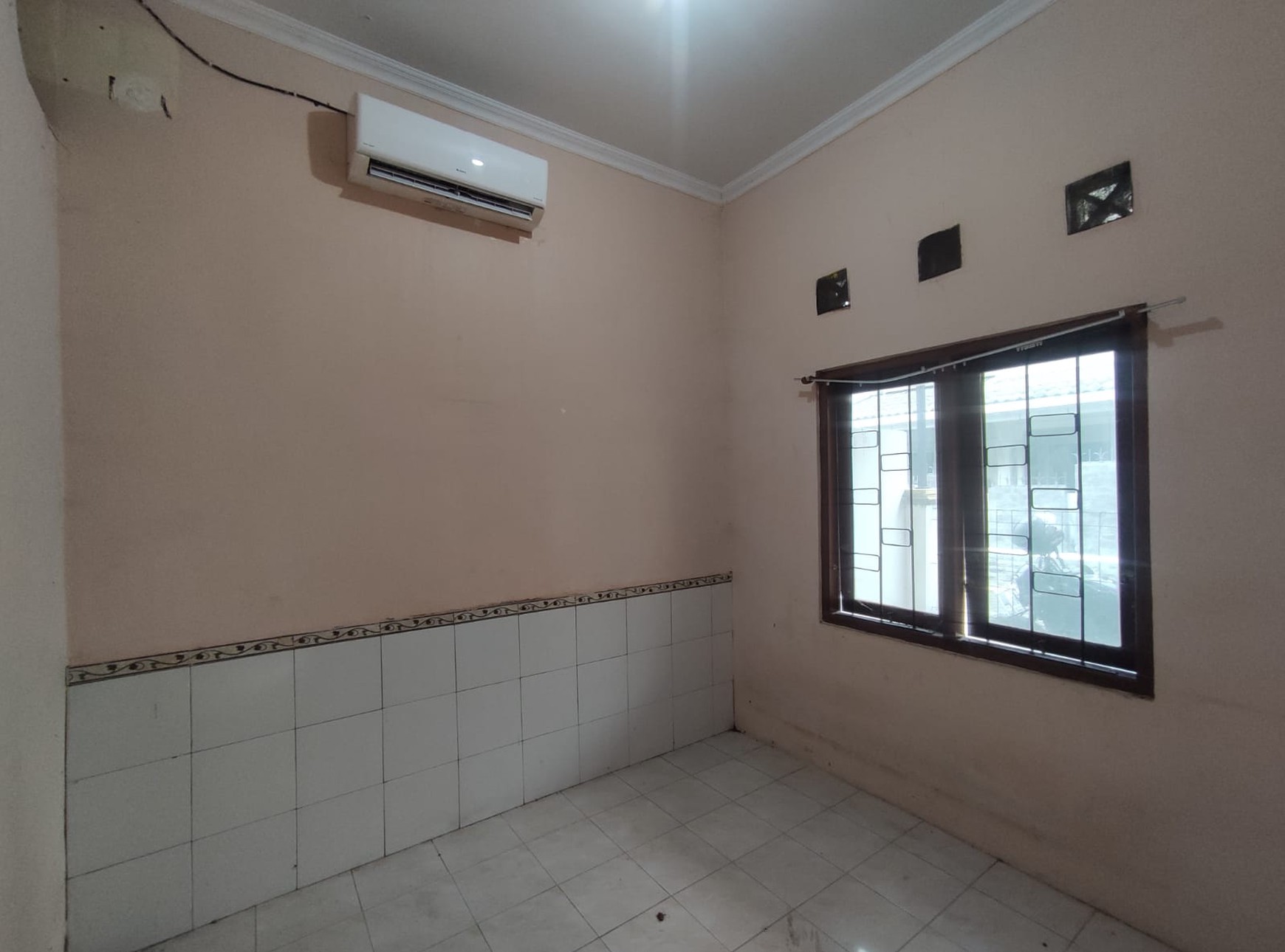 Rumah Dalam Perum Berlian Indah Pandeyan Umbulharjo Yogyakarta