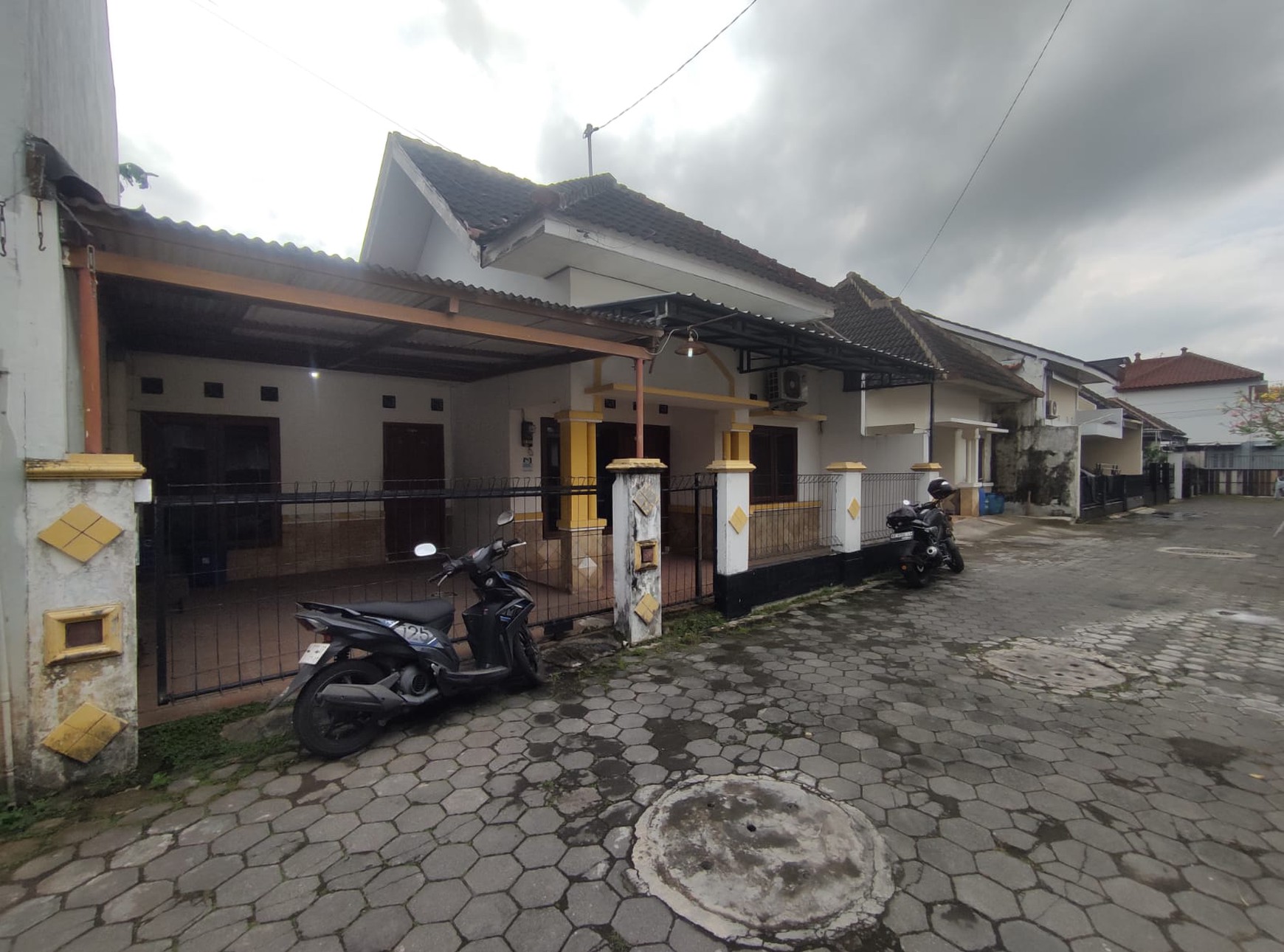 Rumah Dalam Perum Berlian Indah Pandeyan Umbulharjo Yogyakarta