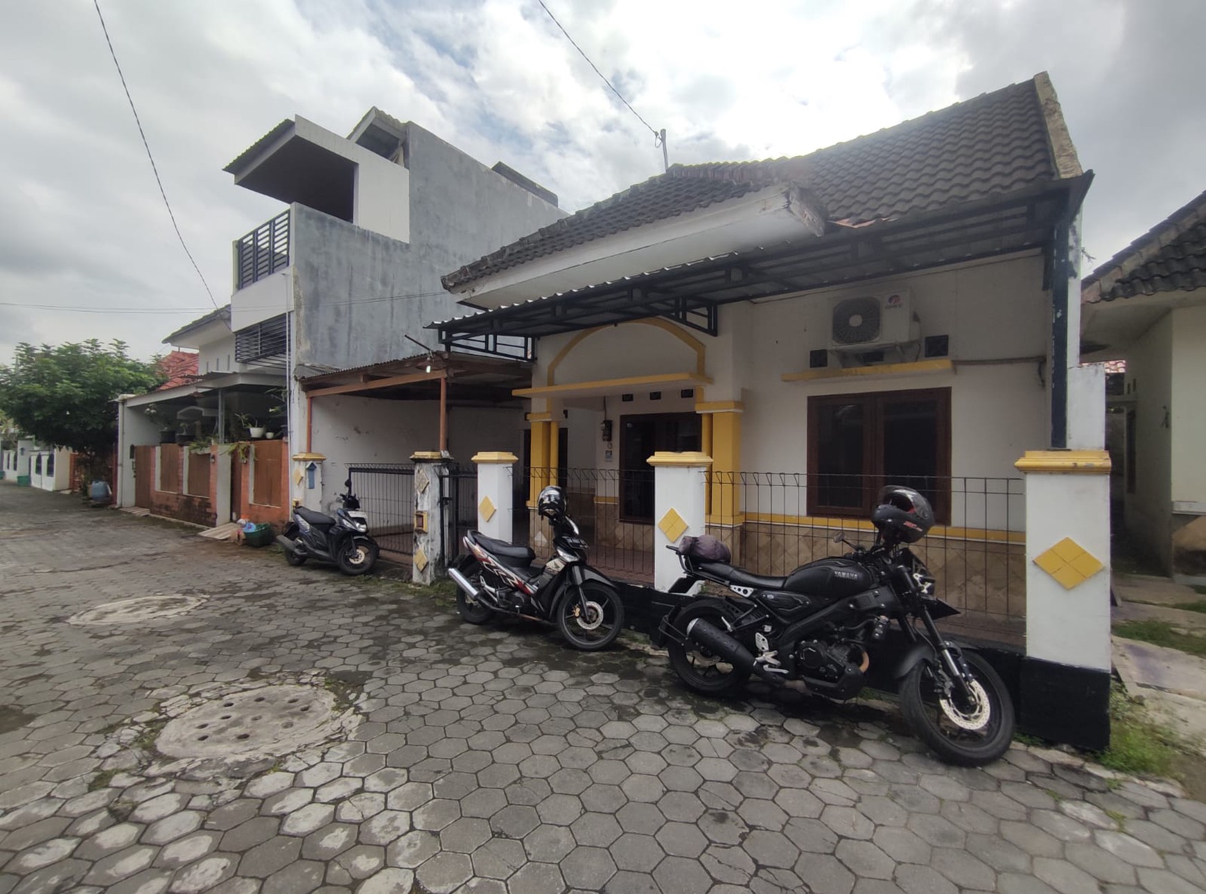 Rumah Dalam Perum Berlian Indah Pandeyan Umbulharjo Yogyakarta