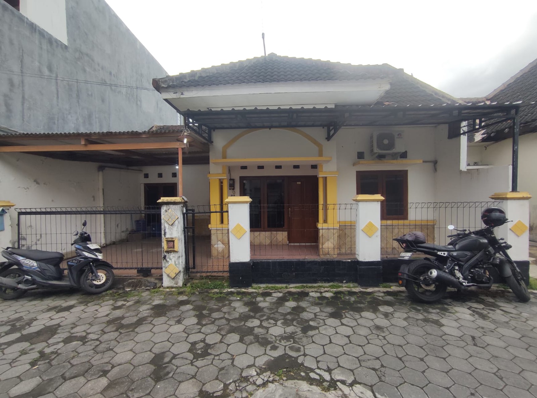 Rumah Dalam Perum Berlian Indah Pandeyan Umbulharjo Yogyakarta