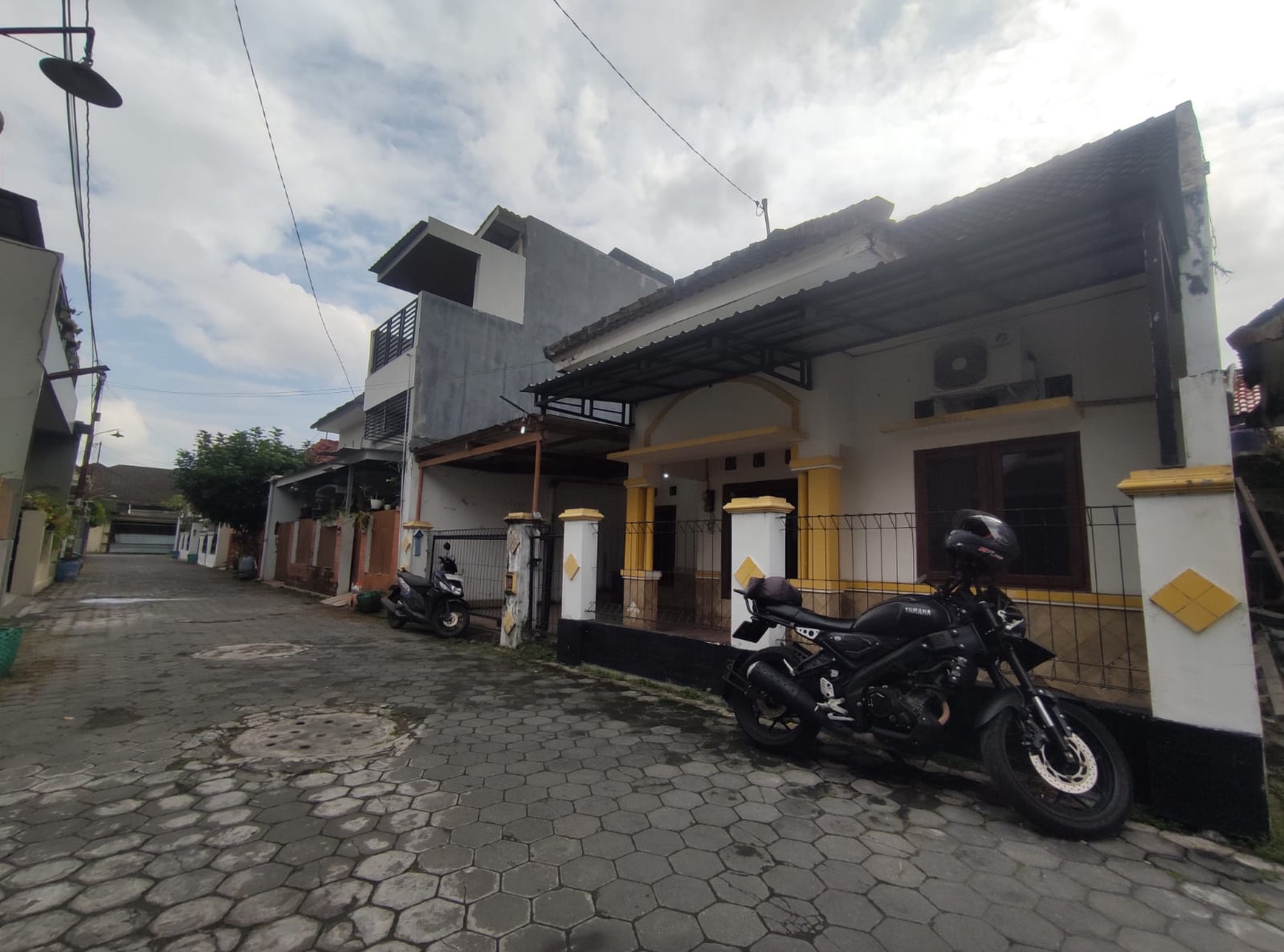 Rumah Dalam Perum Berlian Indah Pandeyan Umbulharjo Yogyakarta