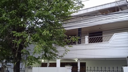 Dijual Rumah 4 lantai di Nol Raya Dukuh Kupang Barat Surabaya