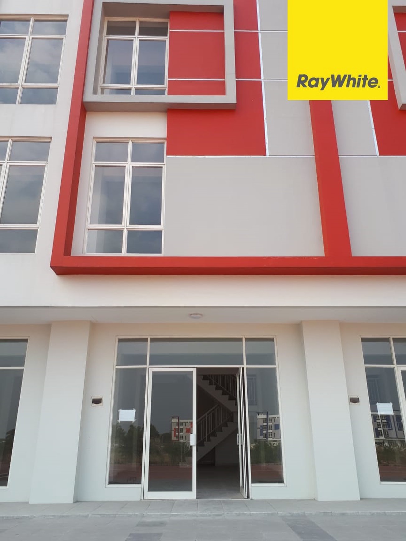 Disewakan Ruko 4 lantai di Puncak CBD Wiyung Surabaya Barat