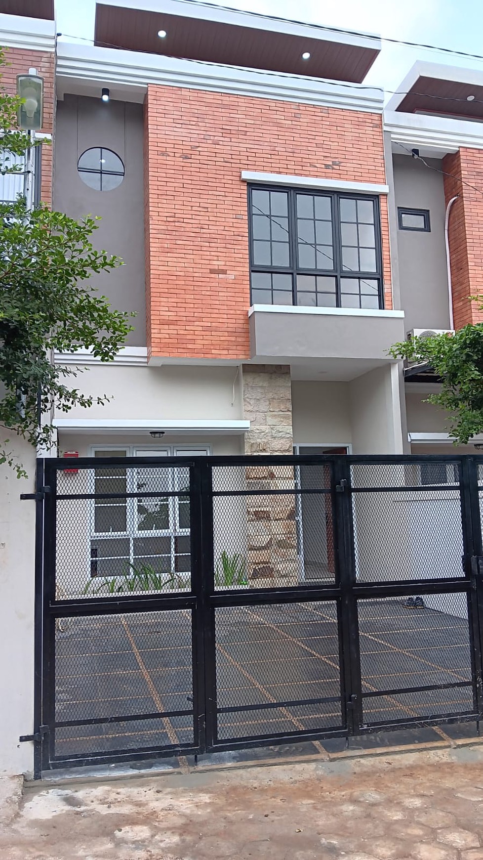 Rumah 2 Lantai Siap Huni dengan Hunian Nyaman dan Asri @Depok