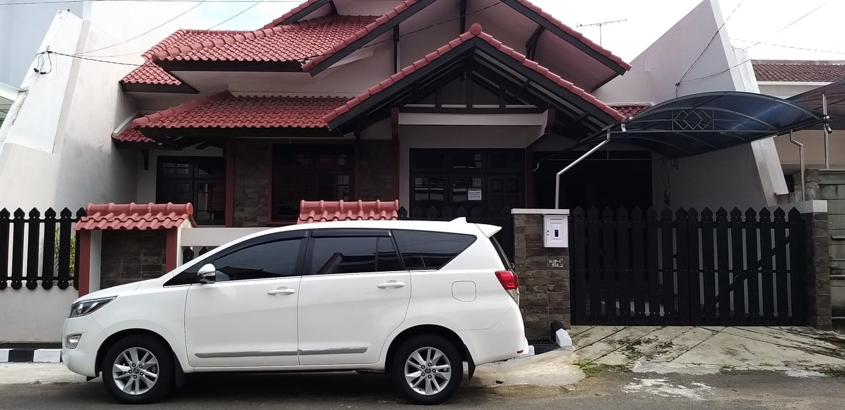 DIJUAL / DISEWAKAN RUMAH MARGOREJO INDAH