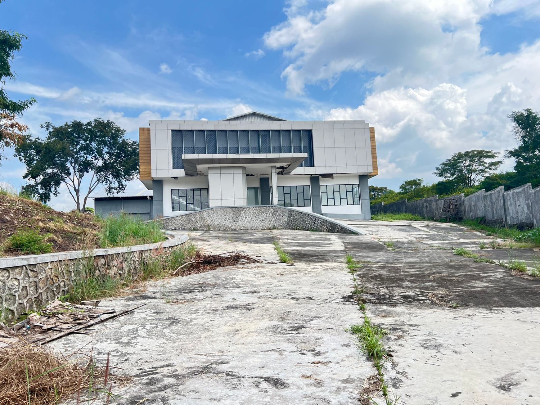 DIJUAL PROPERTY KOMERSIAL AREA JL NASIONAL PANDAAN PASURUAN