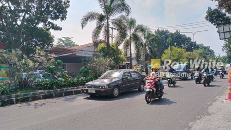 Rumah usaha di Mainroad terusan jakarta strategis hoek