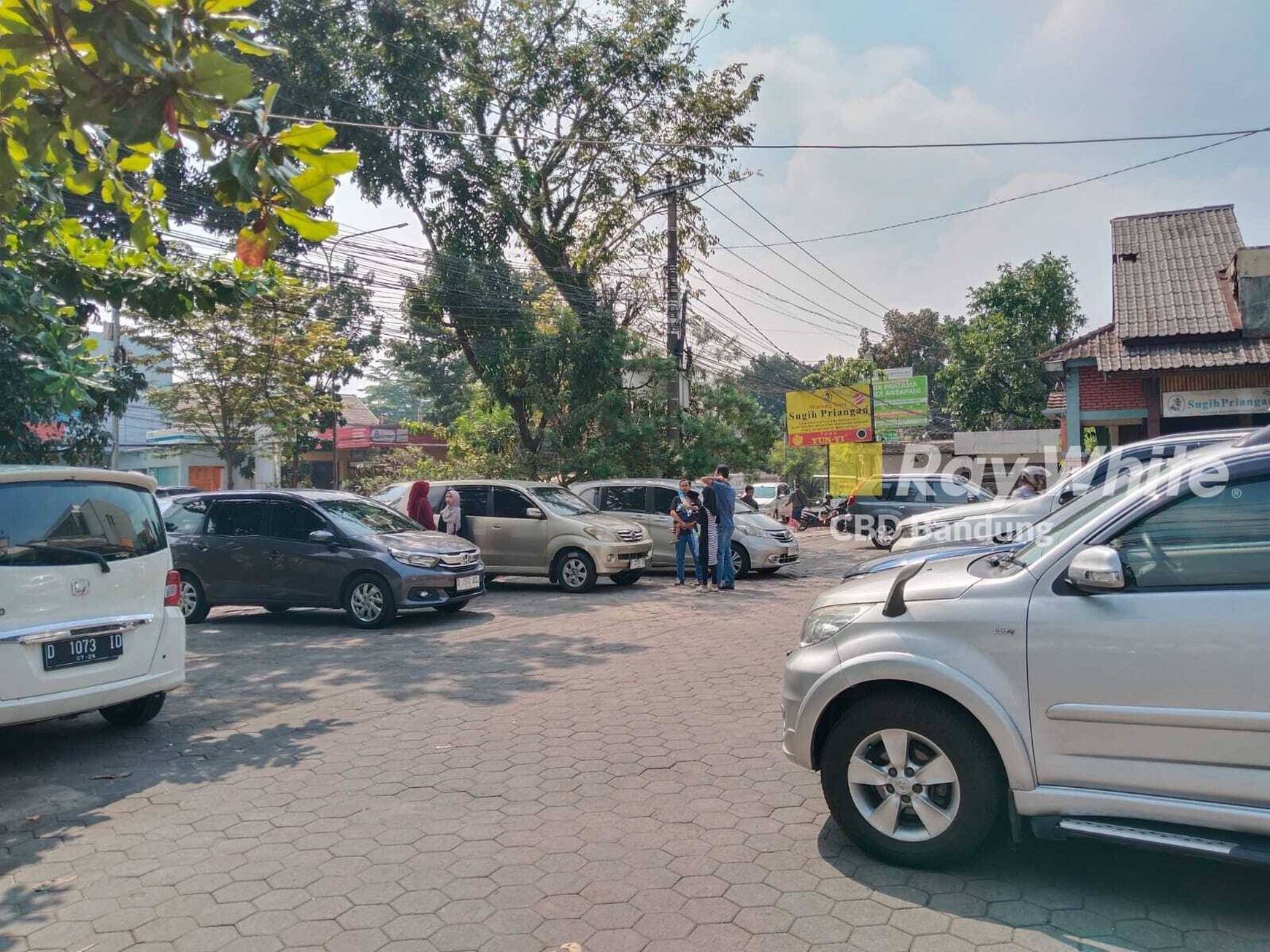 Rumah usaha di Mainroad terusan jakarta strategis hoek