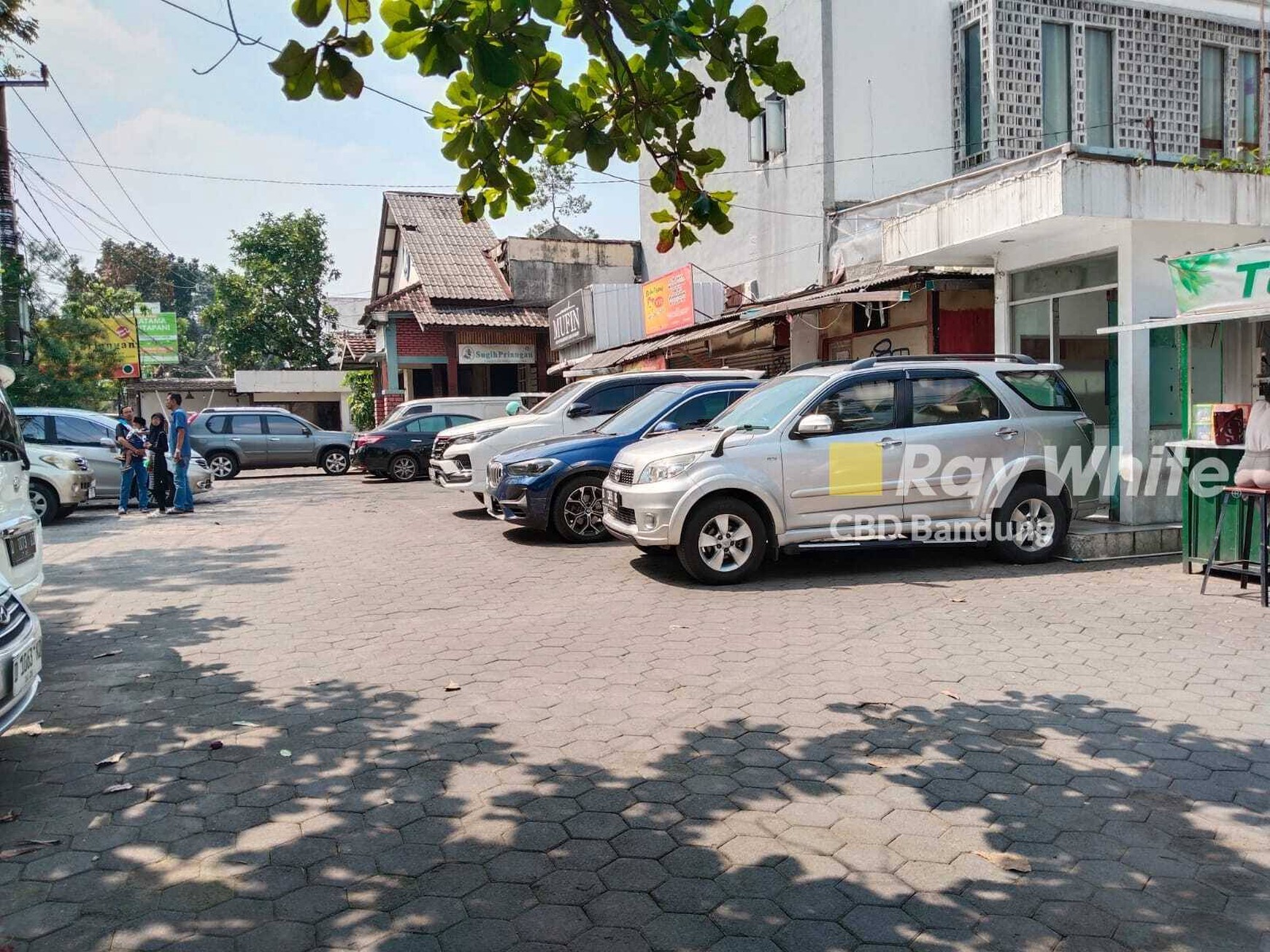 Rumah usaha di Mainroad terusan jakarta strategis hoek