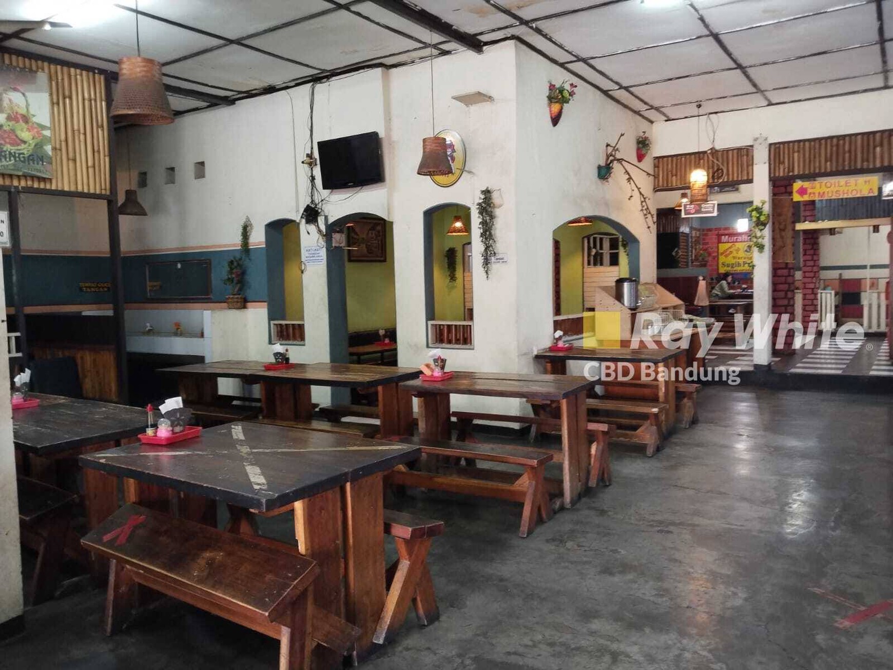 Rumah usaha di Mainroad terusan jakarta strategis hoek