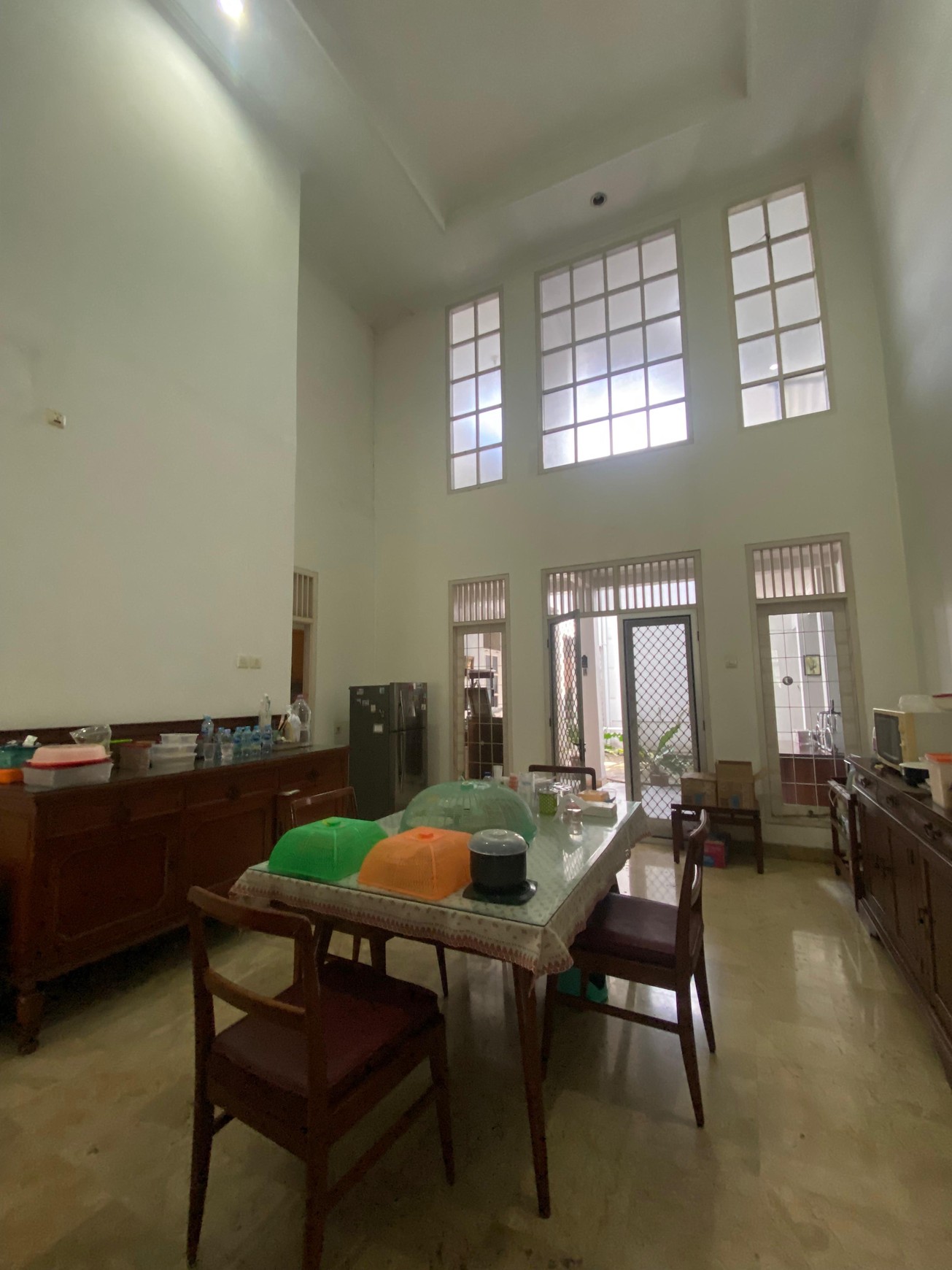 Rumah Terawat di Bintaro Sektor 1 - Lokasi Terbaik dengan Harga Spesial