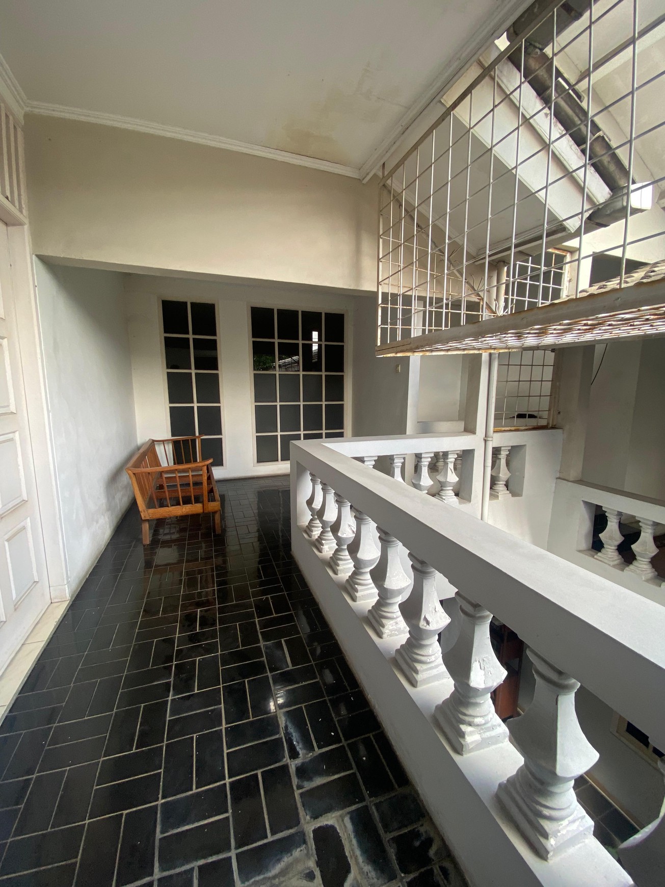 Rumah Terawat di Bintaro Sektor 1 - Lokasi Terbaik dengan Harga Spesial