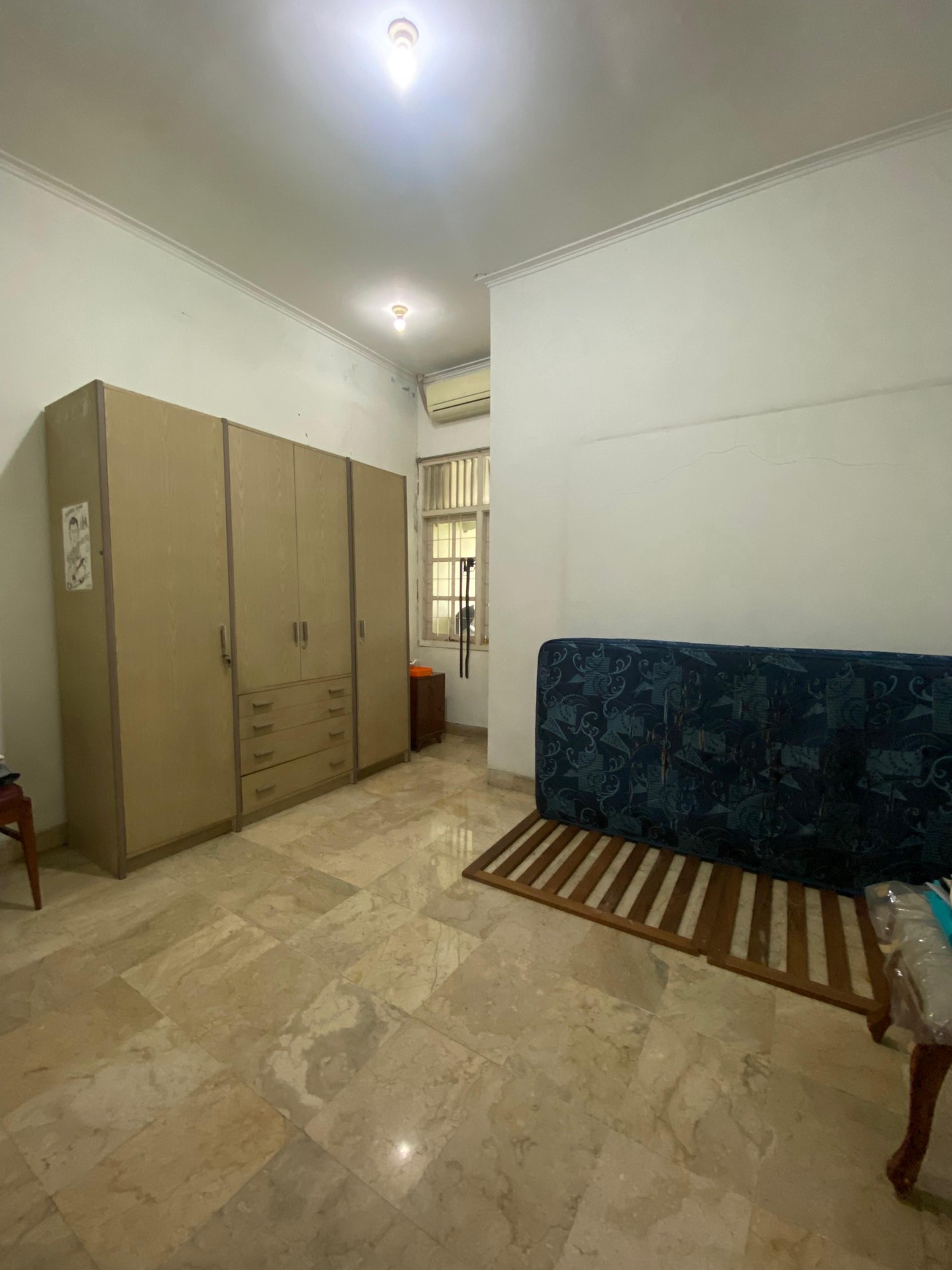 Rumah Terawat di Bintaro Sektor 1 - Lokasi Terbaik dengan Harga Spesial