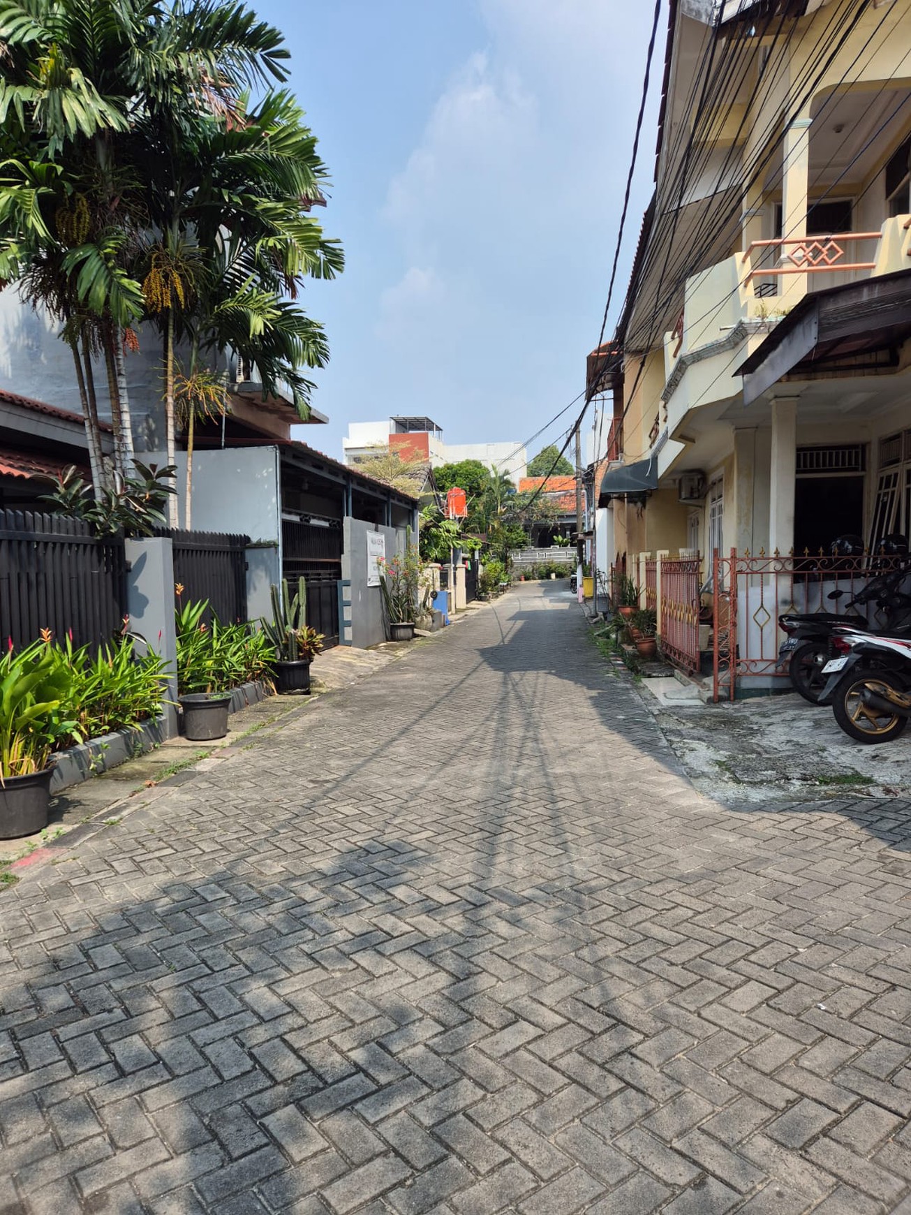 Kost Bagus 2 Lantai, Lokasi strategis di Cipadu