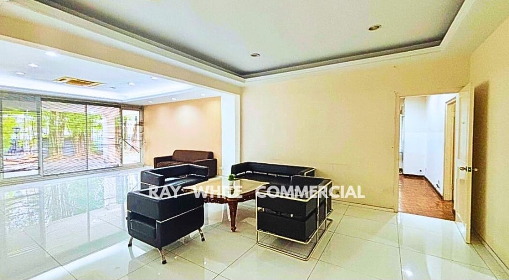 Hot Property !! Rumah di lokasi premium, Sisingamaraja, kebayoran baru, Jakarta Selatan.