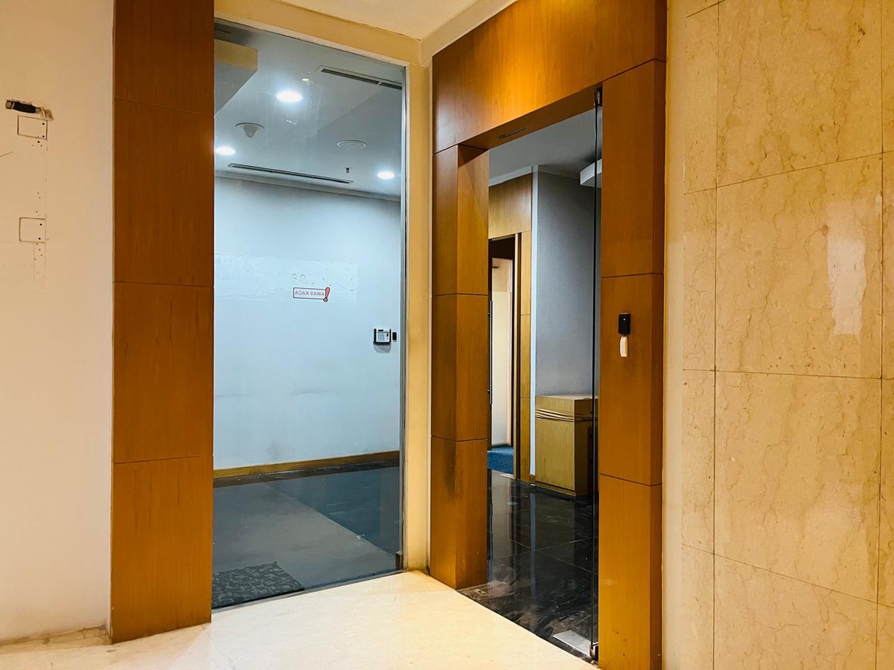 Office Space 355 m2 di Plaza Asia Sudirman - Lantai 10, Lokasi Prestisius