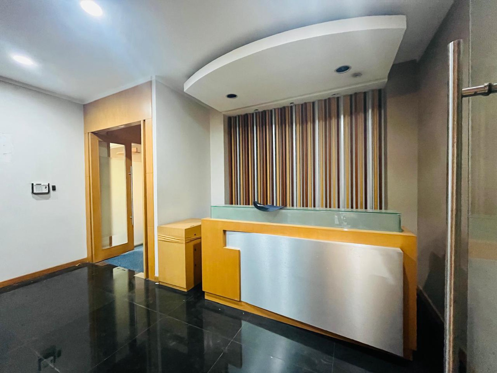 Office Space 355 m2 di Plaza Asia Sudirman - Lantai 10, Lokasi Prestisius