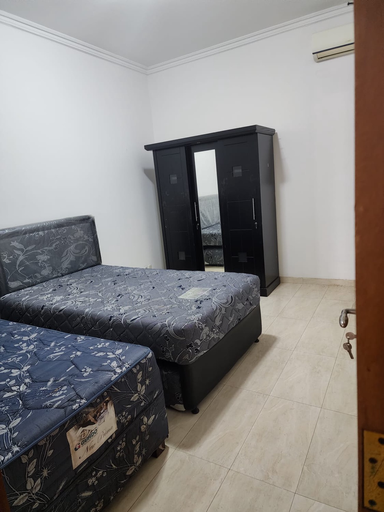 RUMAH DISEWA JALAN CIOMAS KEBAYORAN BARU JAKARTA SELATAN