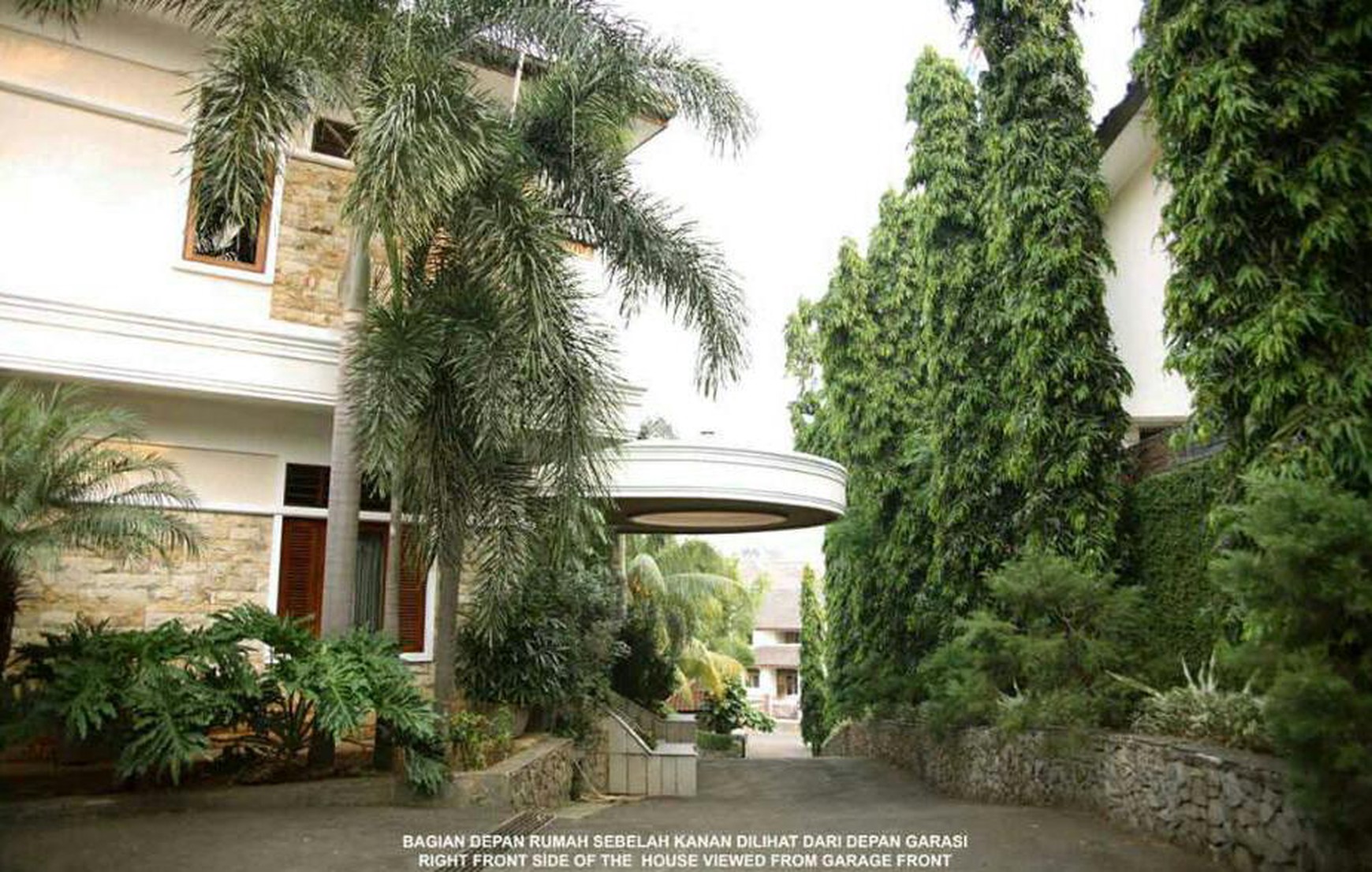 Rumah Mewah 2 Lantai + Basement LT 4035 m2 LB 1500 m2 Siap Huni Lokasi Strategis