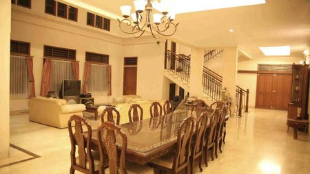 Rumah Mewah 2 Lantai + Basement LT 4035 m2 LB 1500 m2 Siap Huni Lokasi Strategis