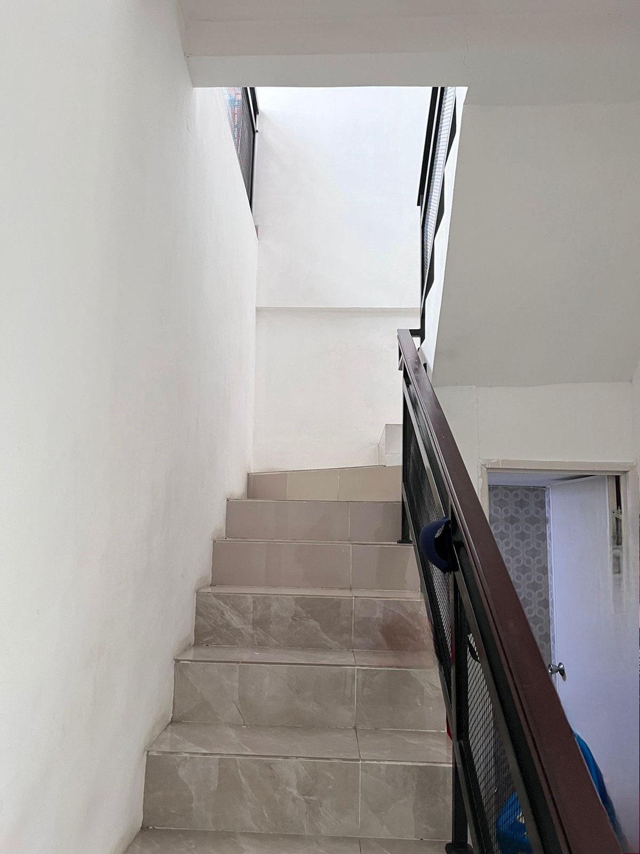 Rumah Bagus Siap Huni 2 lantai di Perumahan Goodland Village, Ciledug, Tangerang