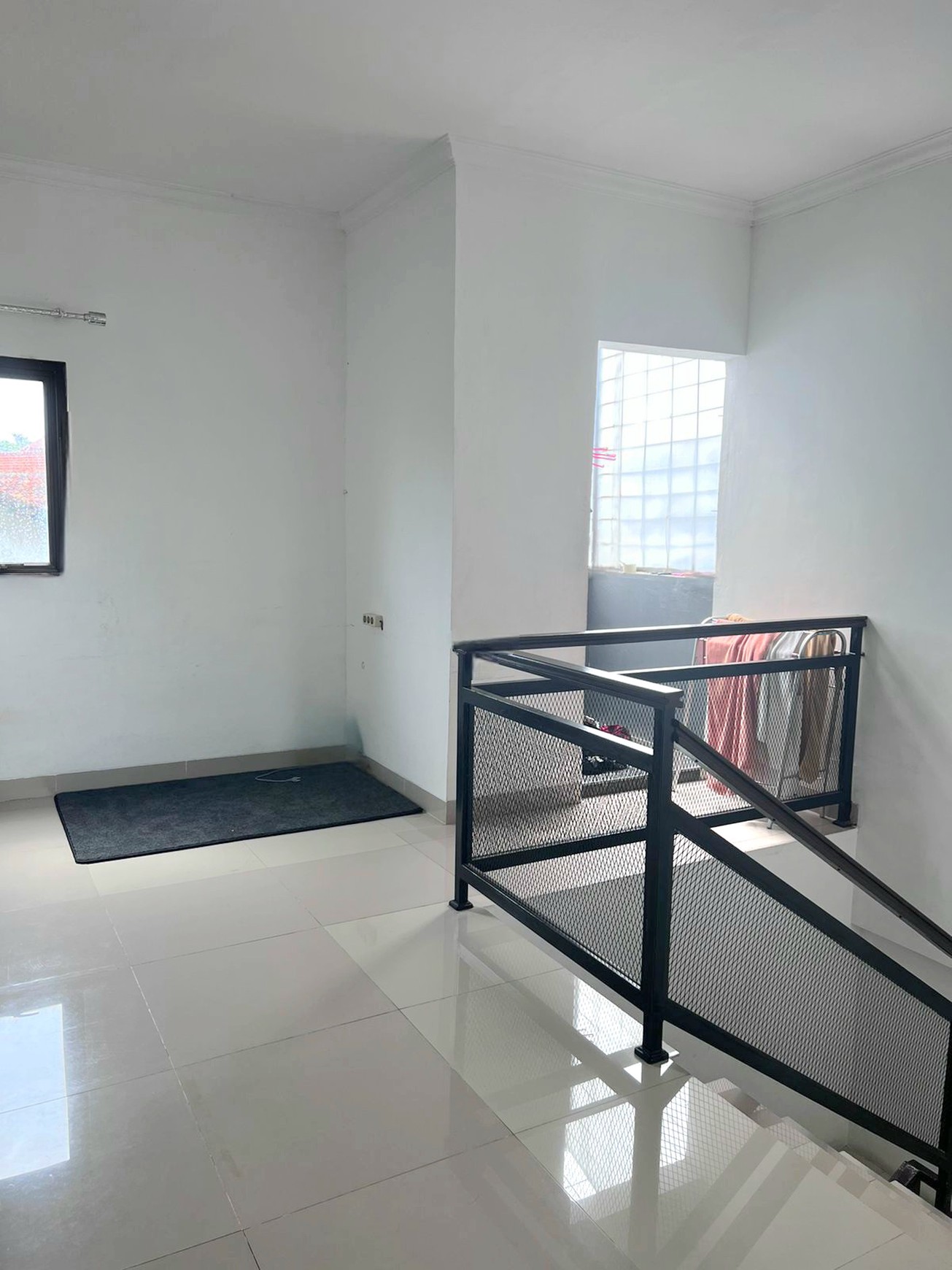 Rumah Bagus Siap Huni 2 lantai di Perumahan Goodland Village, Ciledug, Tangerang