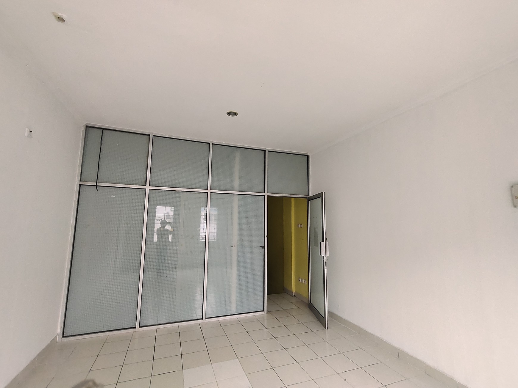 Harga Sewa Murah Ruko 2 lantai di Sentra Eropa Kota Wisata