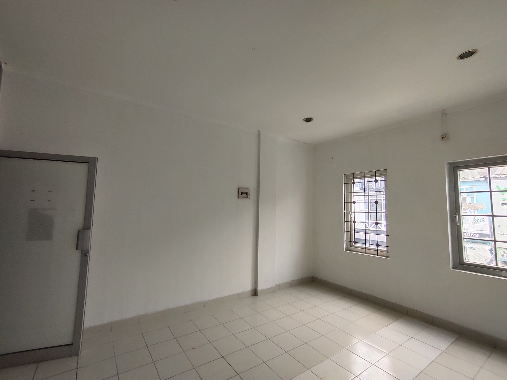 Harga Sewa Murah Ruko 2 lantai di Sentra Eropa Kota Wisata