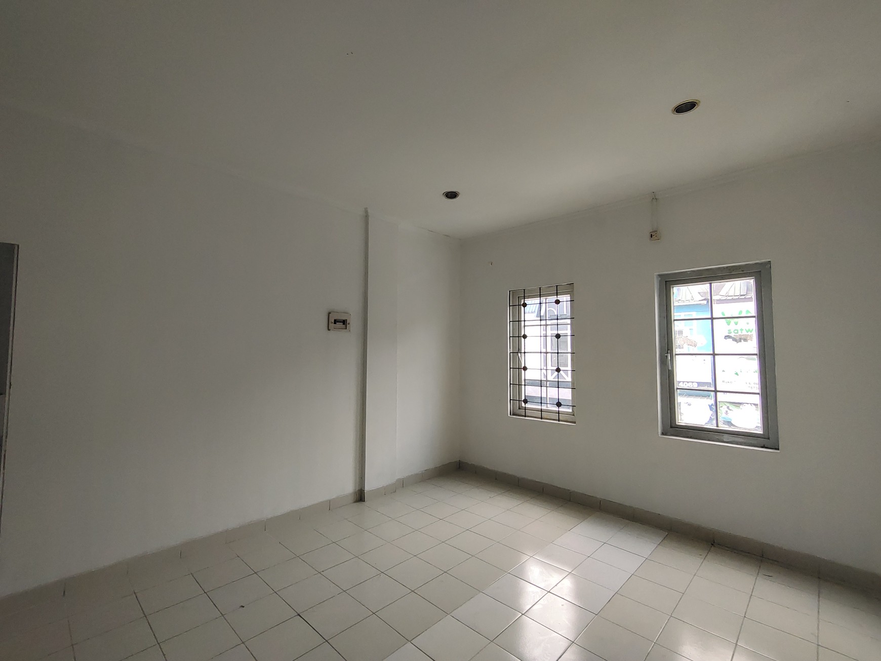 Harga Sewa Murah Ruko 2 lantai di Sentra Eropa Kota Wisata