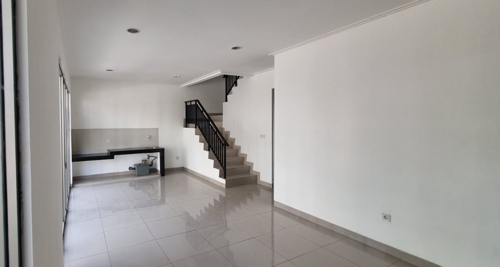 Disewakan rumah cluster magenta PIK2