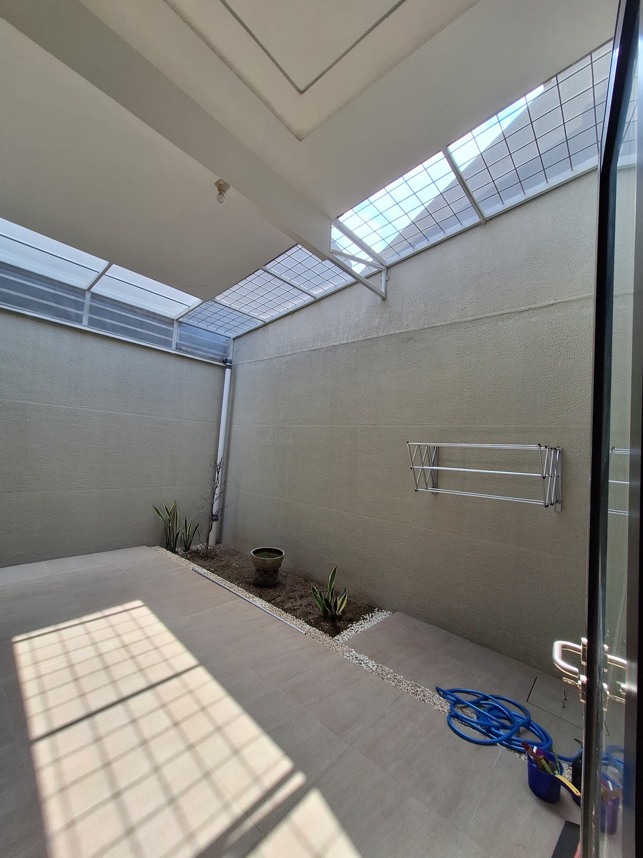 Jual Rumah Semi Furnished 1M-an Citraland Surabaya
