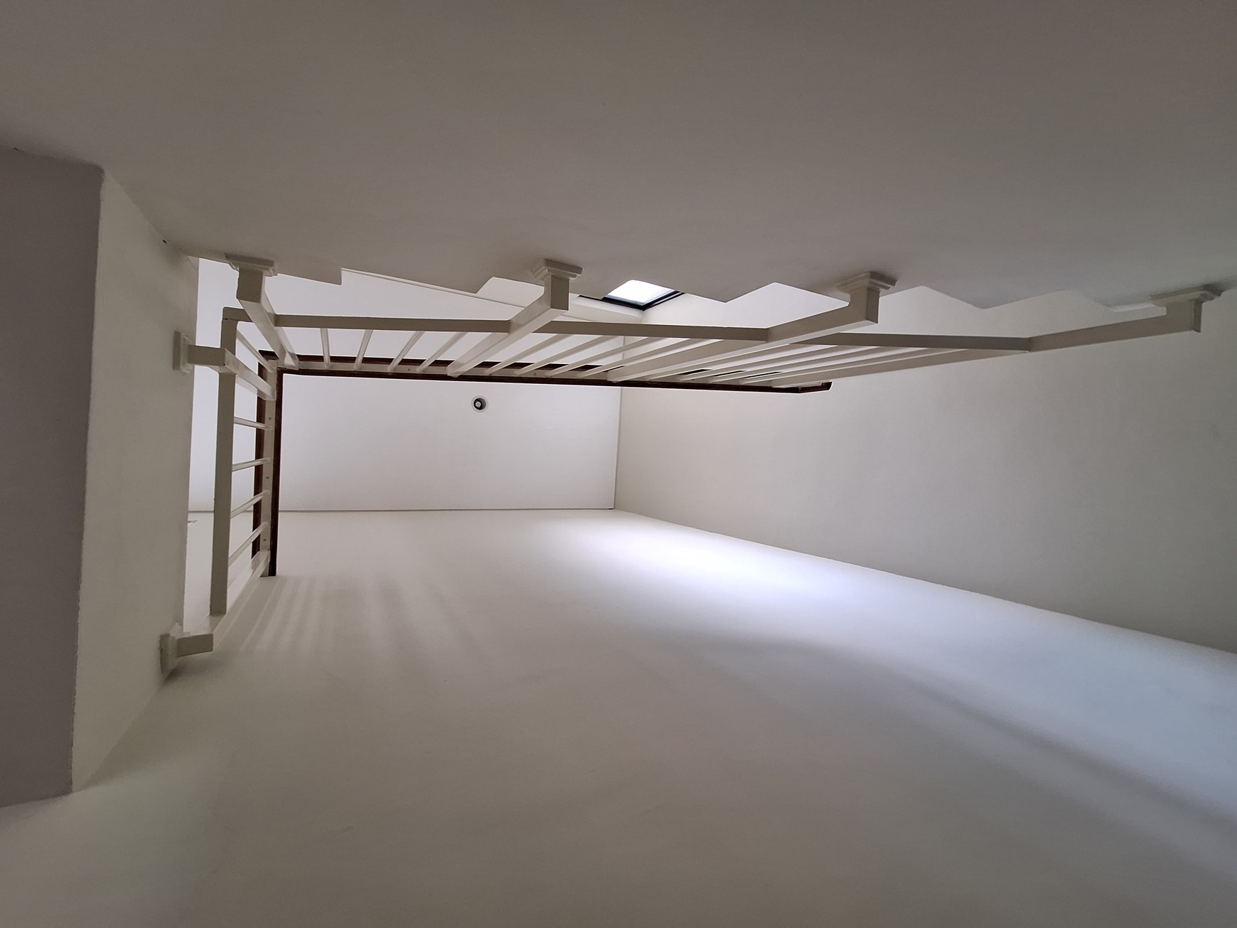 Jual Rumah Semi Furnished 1M-an Citraland Surabaya