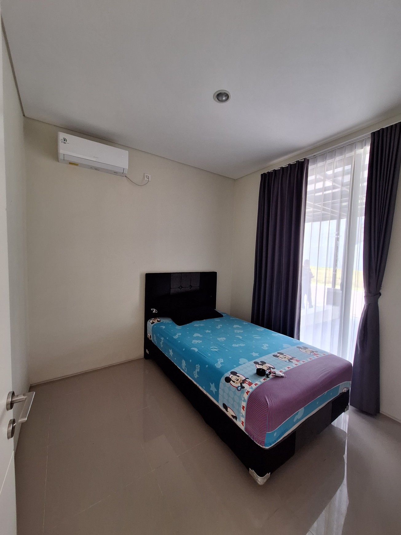 Jual Rumah Semi Furnished 1M-an Citraland Surabaya